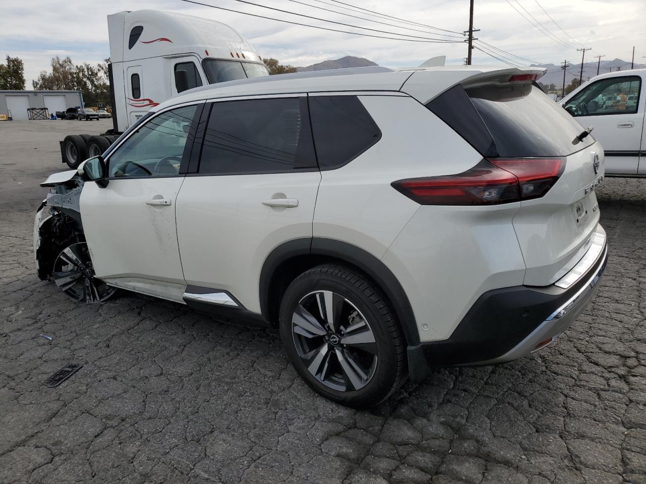 Nissan Rogue Platinum Image 10