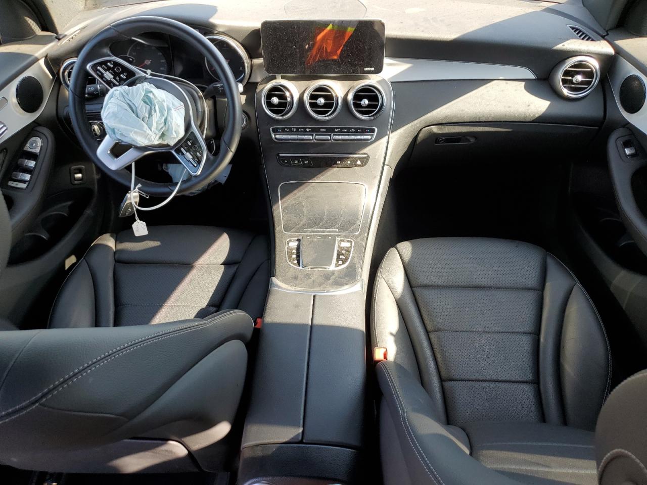 Mercedes-Benz GLC 300 Image 11