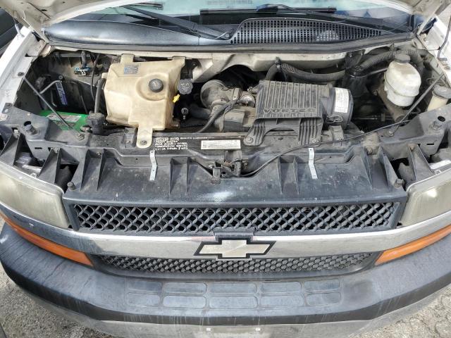 Chevrolet Express Image 10