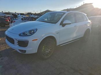  Salvage Porsche Cayenne