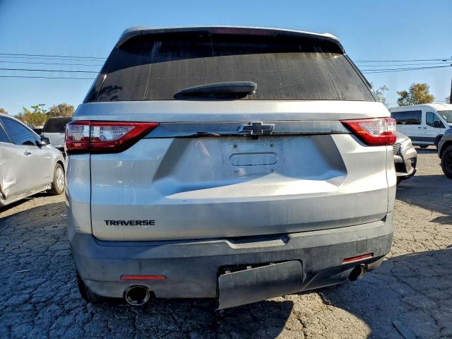 Chevrolet Traverse Ls Image 2