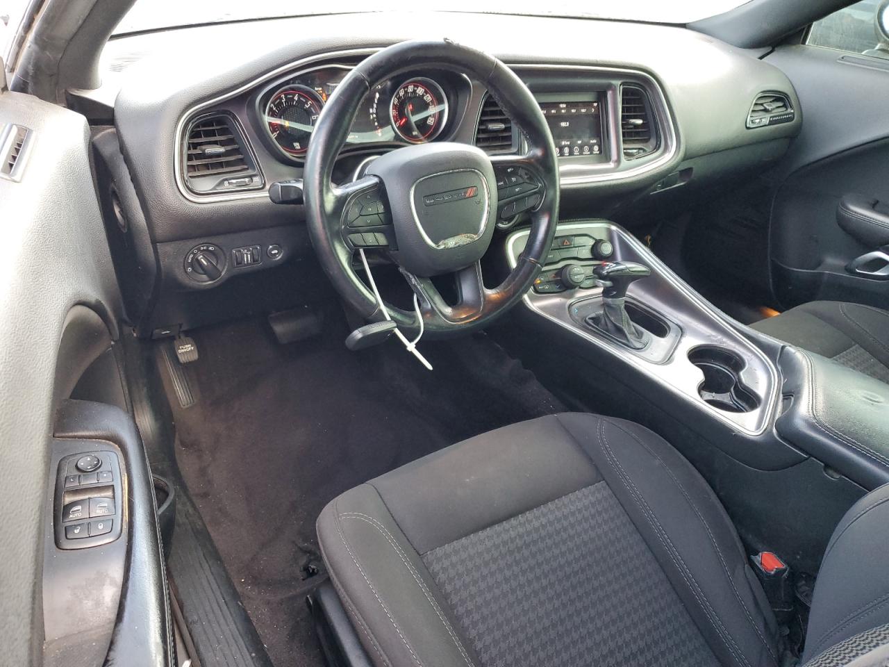 Dodge Challenger Sxt Image 5