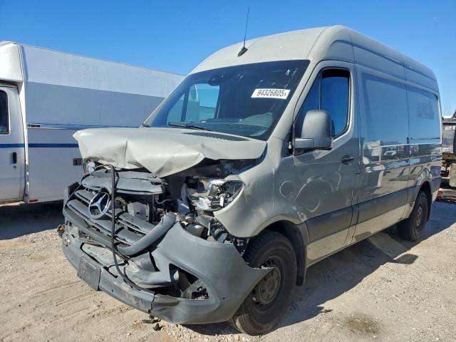  Salvage Mercedes-Benz Sprinter