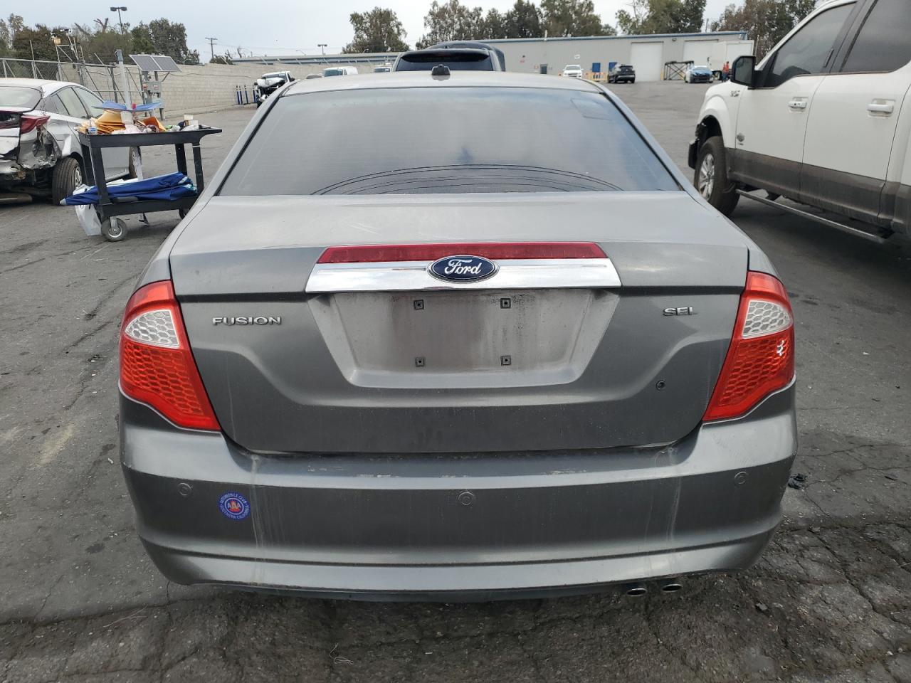 Ford Fusion Sel Image 2