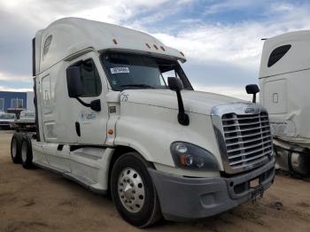  Salvage Freightliner Cascadia 1
