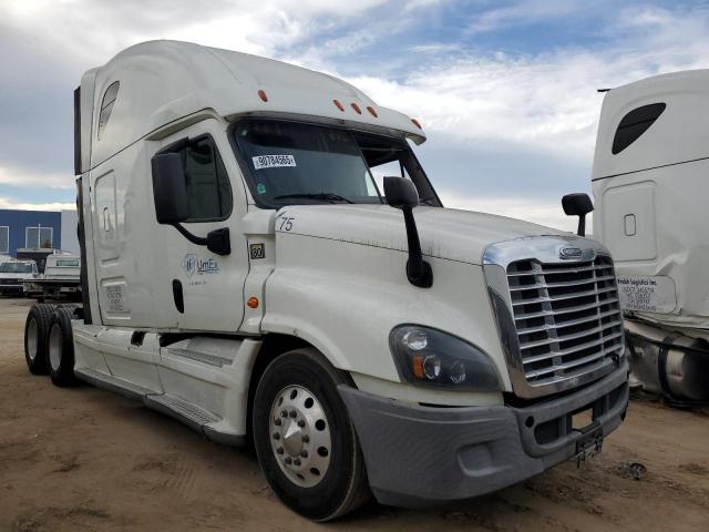  Salvage Freightliner Cascadia 1