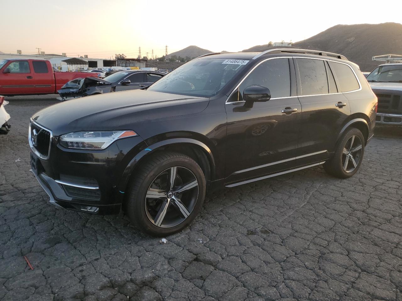 Volvo XC90 T5 Image 1
