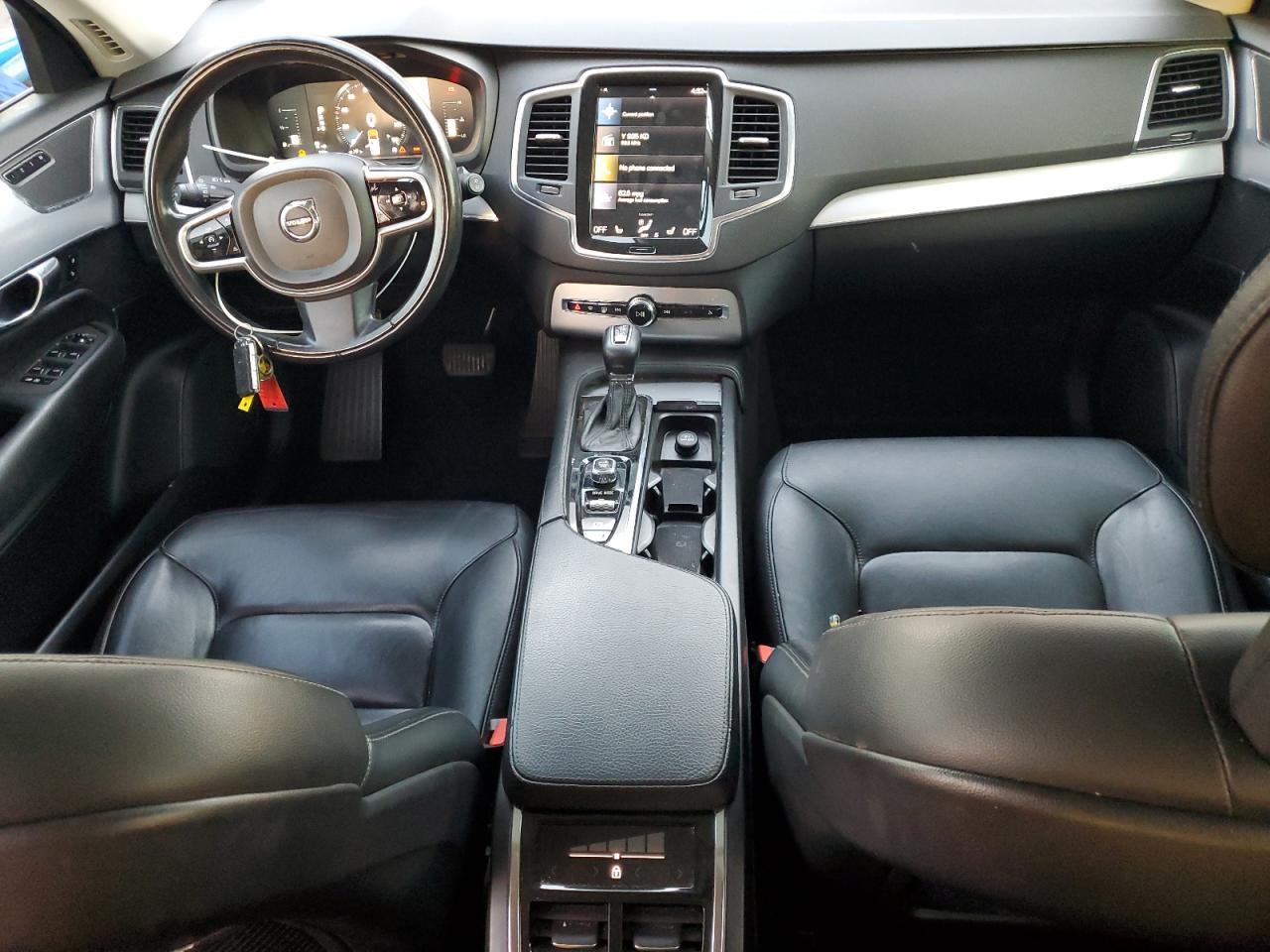 Volvo XC90 T5 Image 6