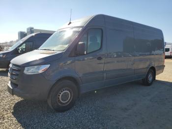  Salvage Mercedes-Benz Sprinter