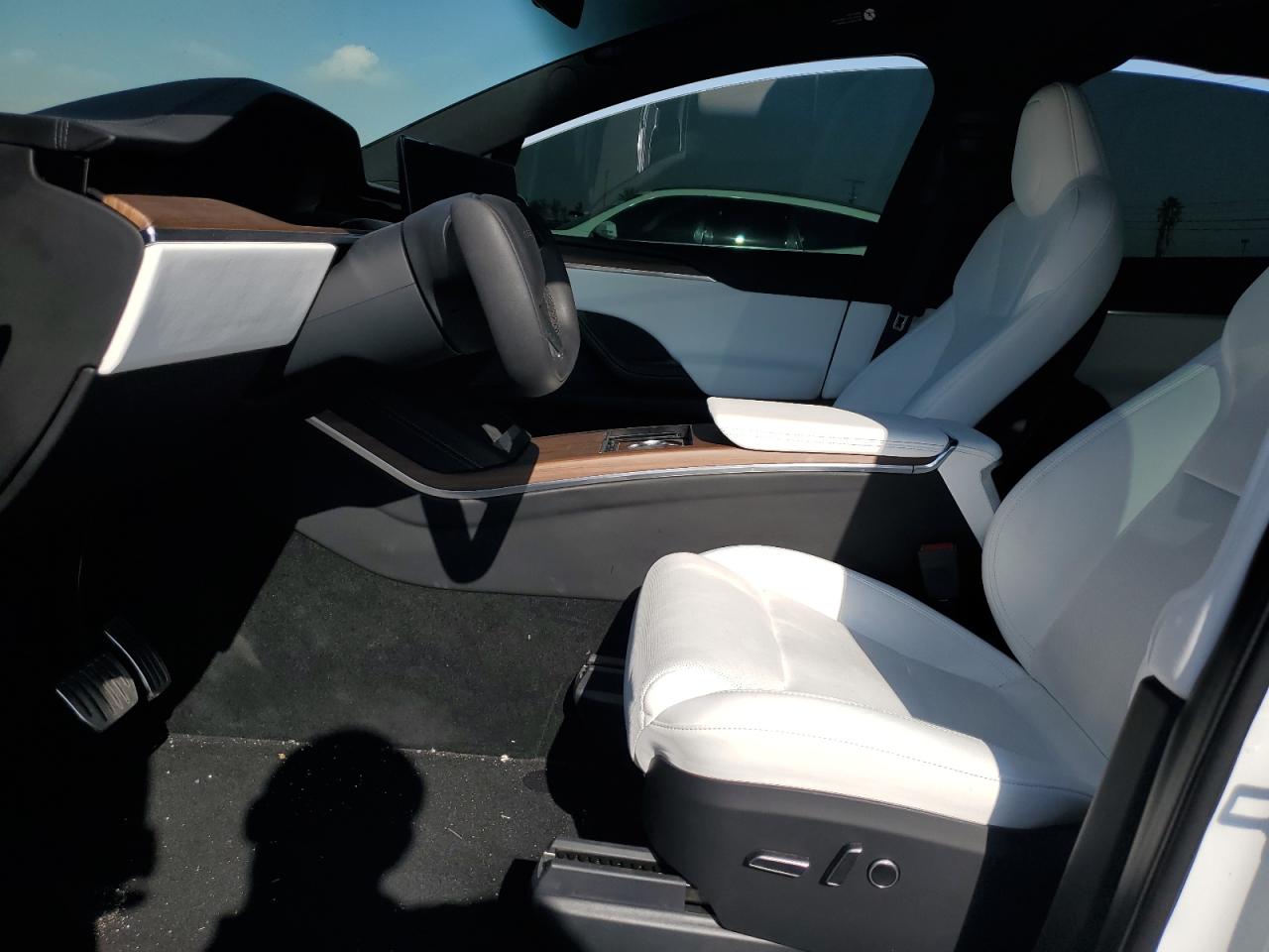 Tesla Model X Image 2