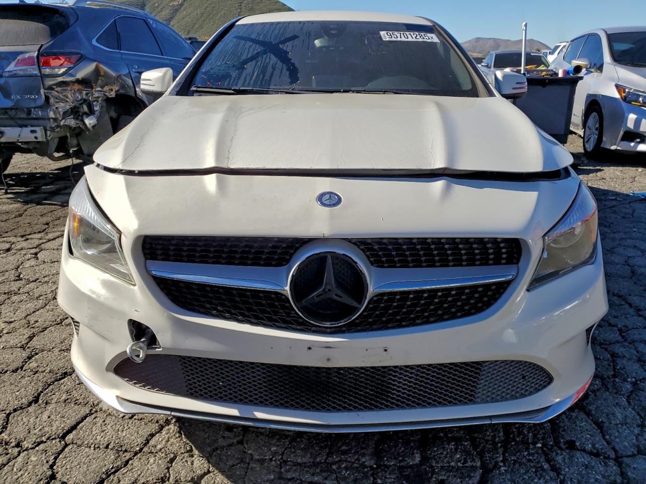 Mercedes-Benz Cla-class 250 Image 12