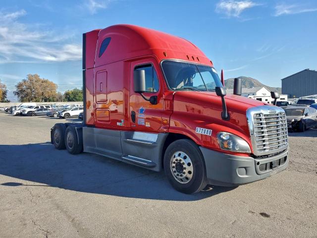  Salvage Freightliner Cascadia 1