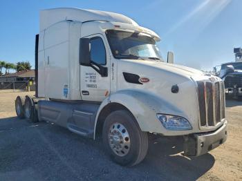  Salvage Peterbilt 579