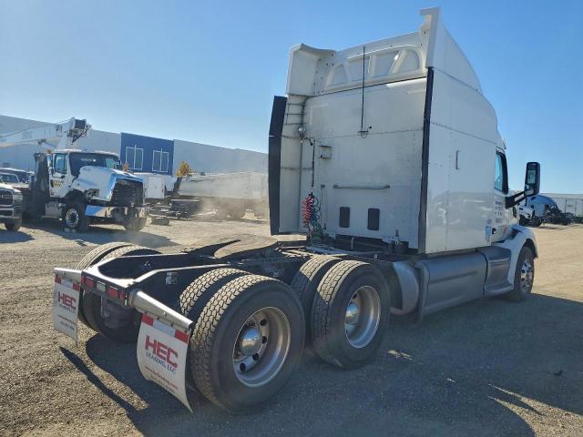 Peterbilt 579 Image 8