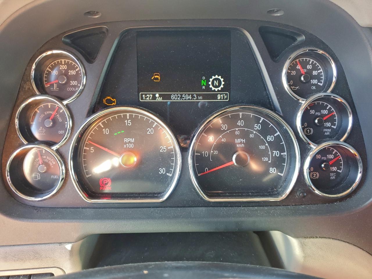 Peterbilt 579 Image 5