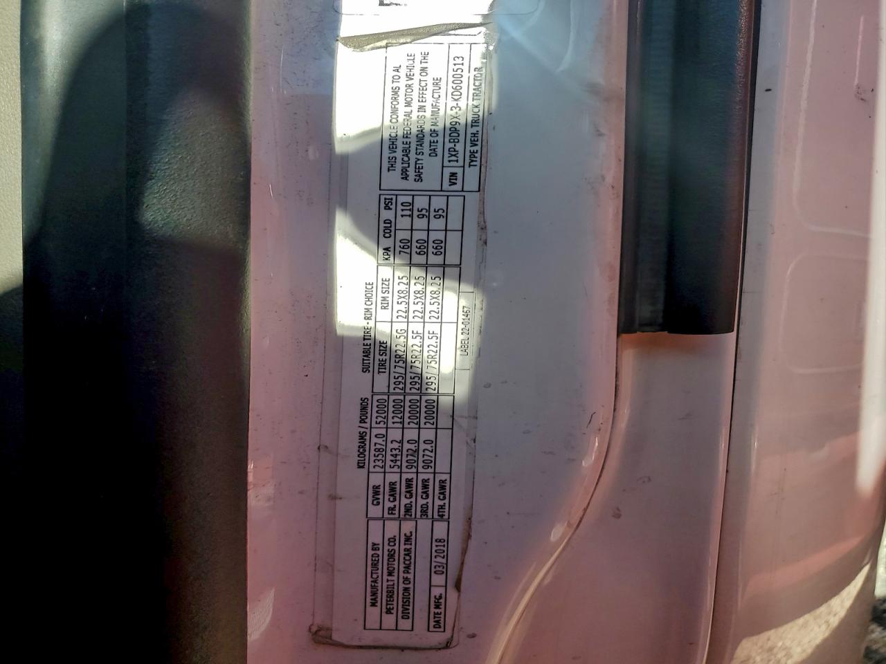 Peterbilt 579 Image 9