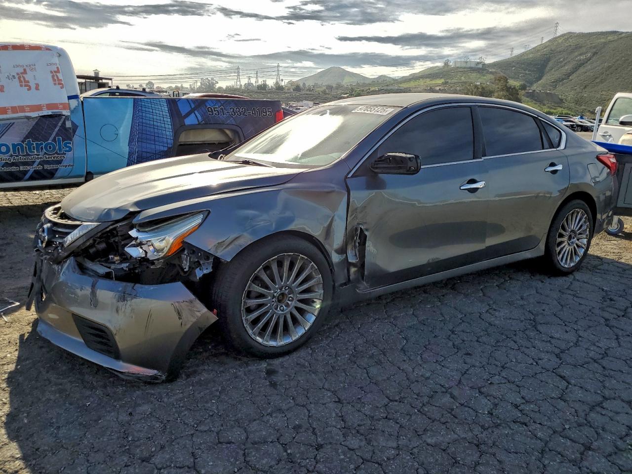 Nissan Altima 2.5 Image 1