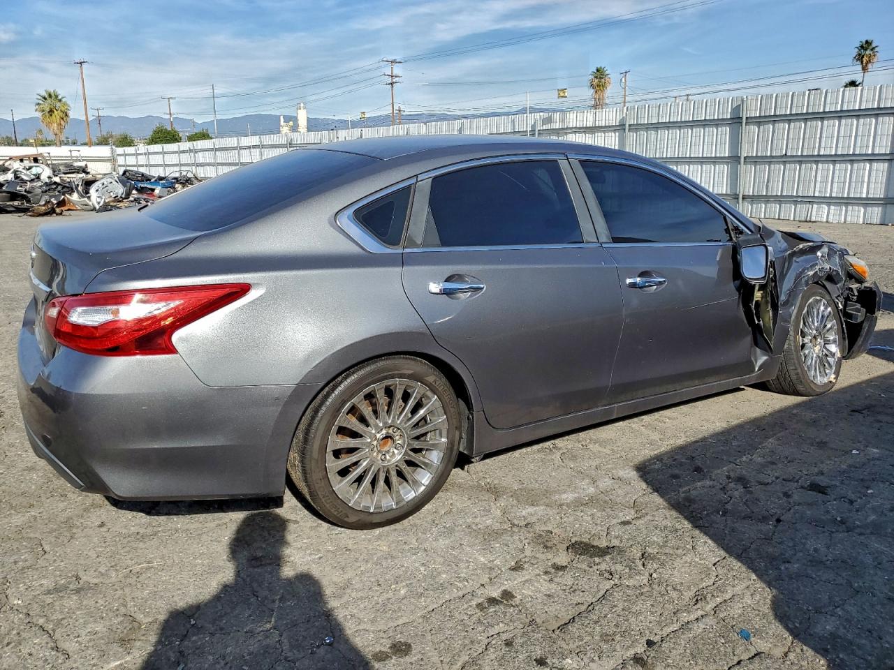 Nissan Altima 2.5 Image 4