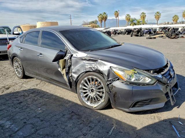 Nissan Altima 2.5 Image 5