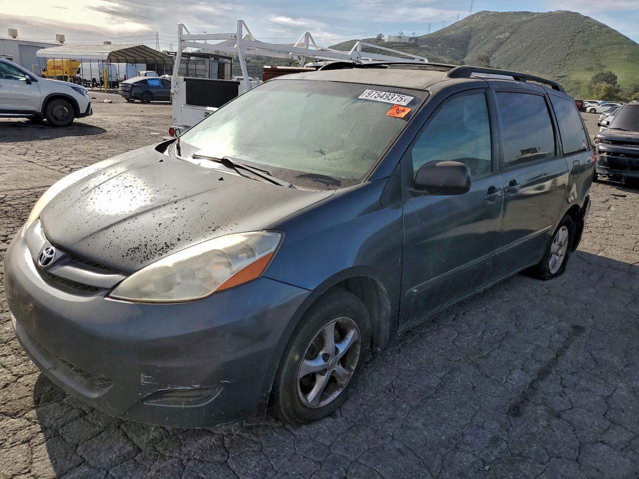 Toyota Sienna Ce Image 1