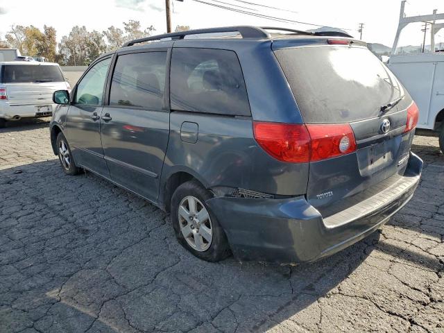 Toyota Sienna Ce Image 2