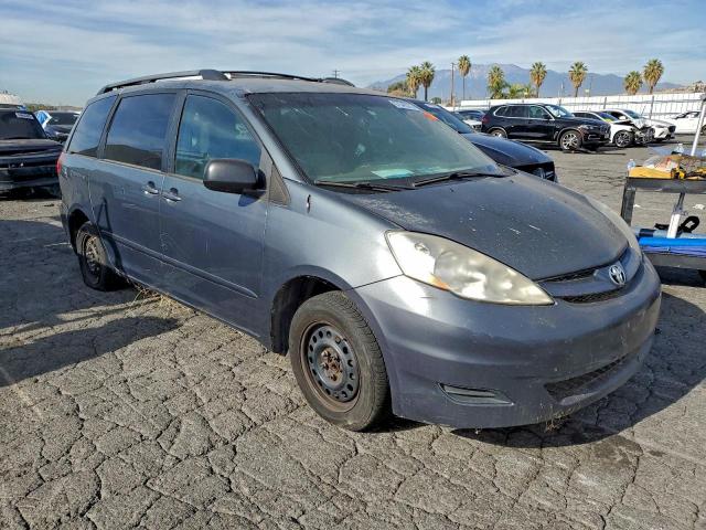 Toyota Sienna Ce Image 13