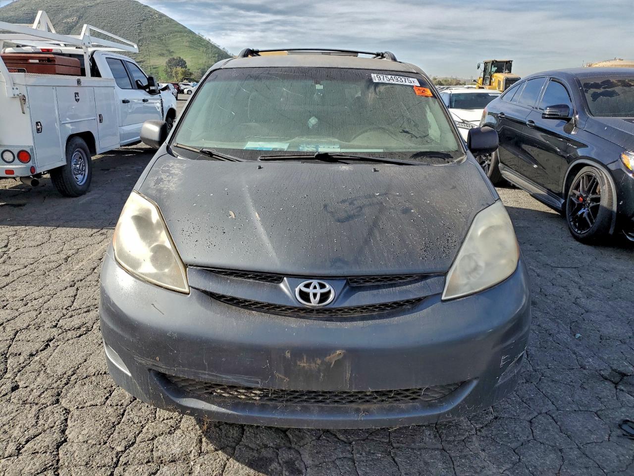 Toyota Sienna Ce Image 3