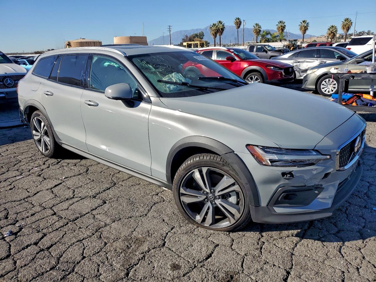 Volvo V60 Plus Image 2