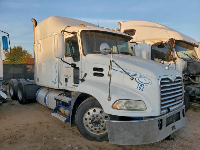  Salvage Mack Pinnacle