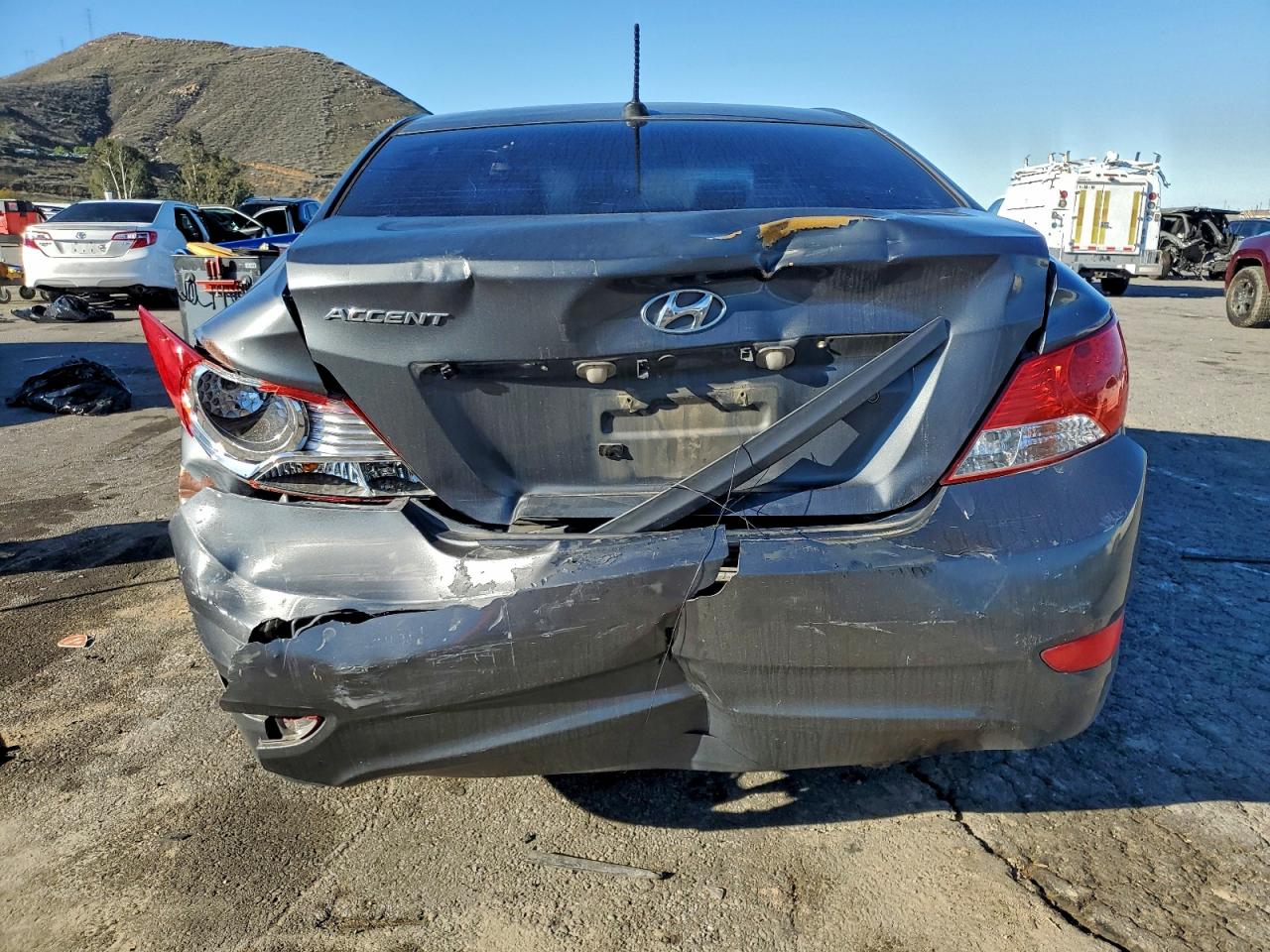 Hyundai ACCENT Gls Image 9