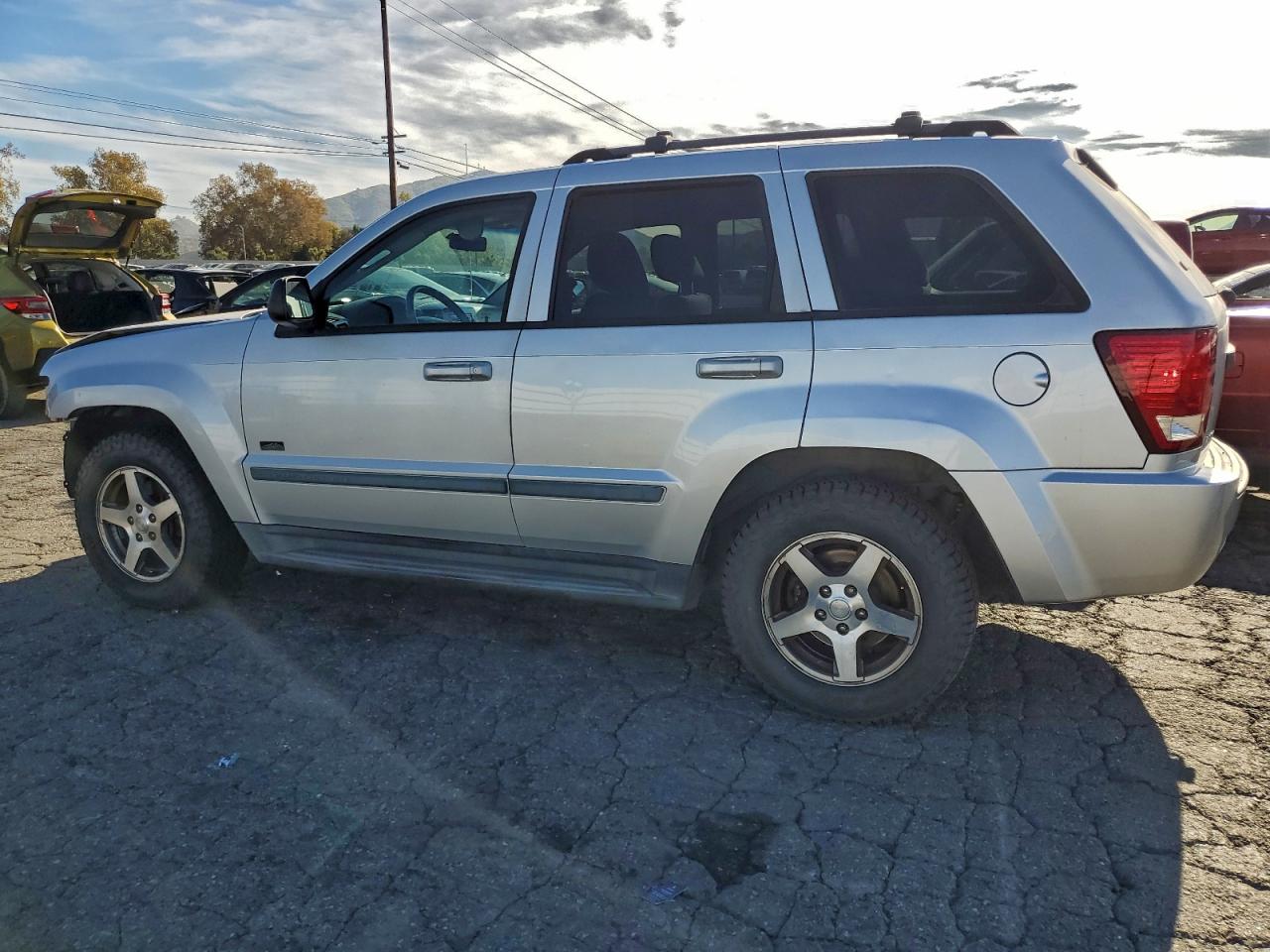 Jeep Grand Cherokee Laredo Image 4