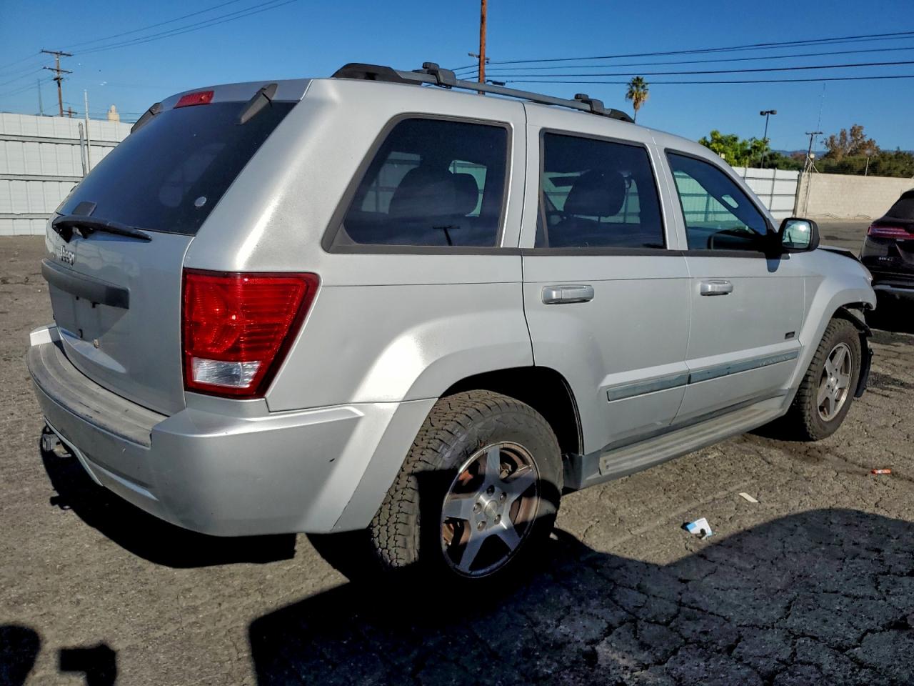 Jeep Grand Cherokee Laredo Image 9