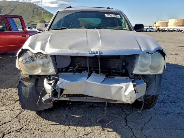 Jeep Grand Cherokee Laredo Image 3