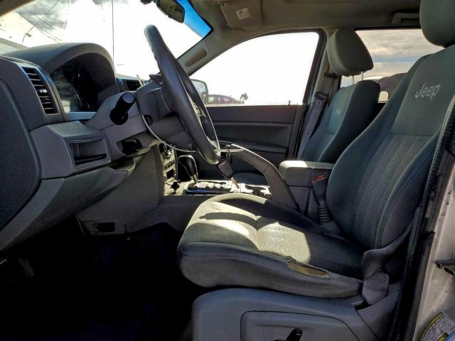 Jeep Grand Cherokee Laredo Image 12