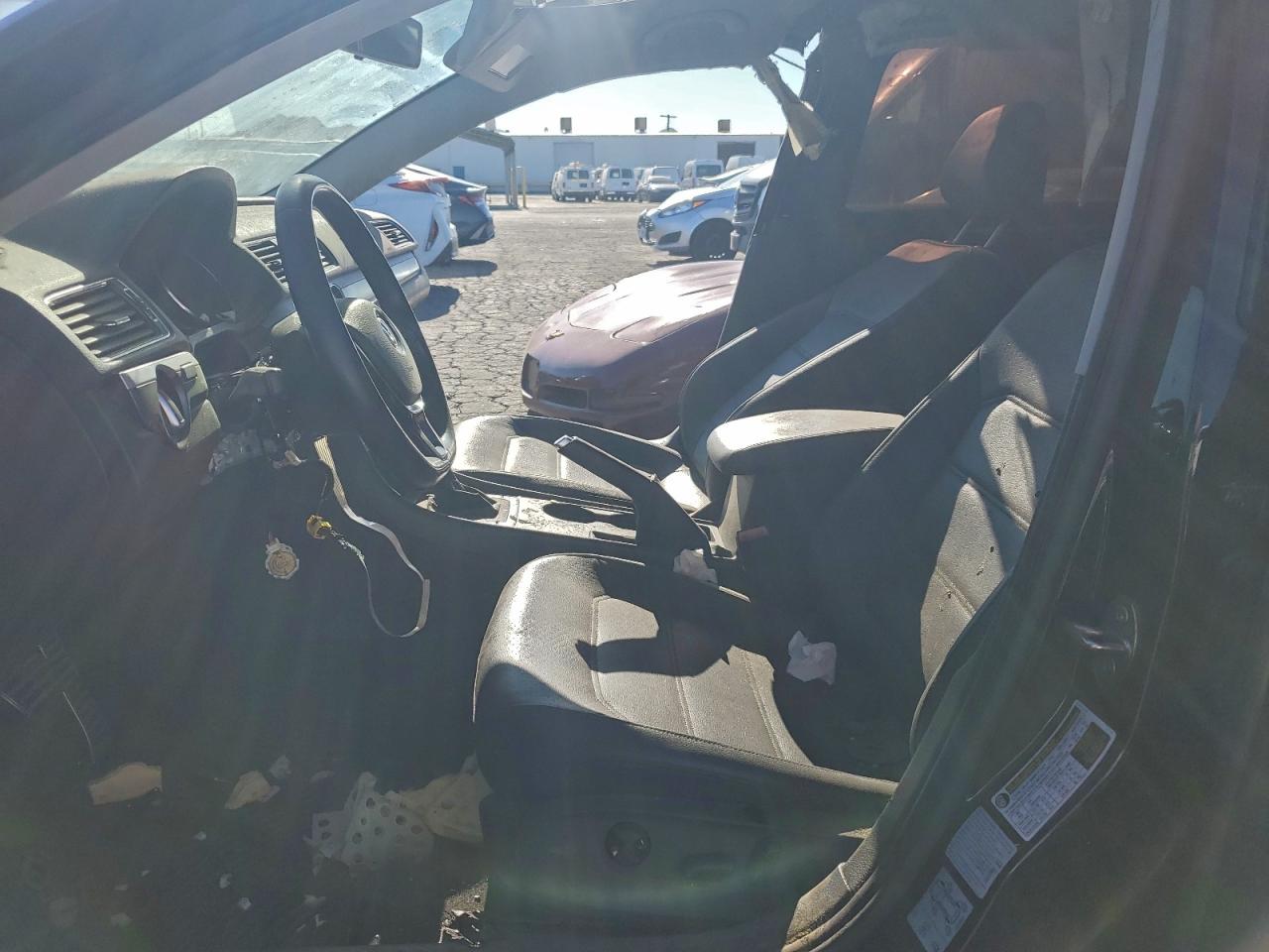 Volkswagen Passat S Image 9