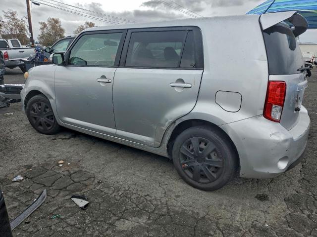 Toyota Scion Image 2