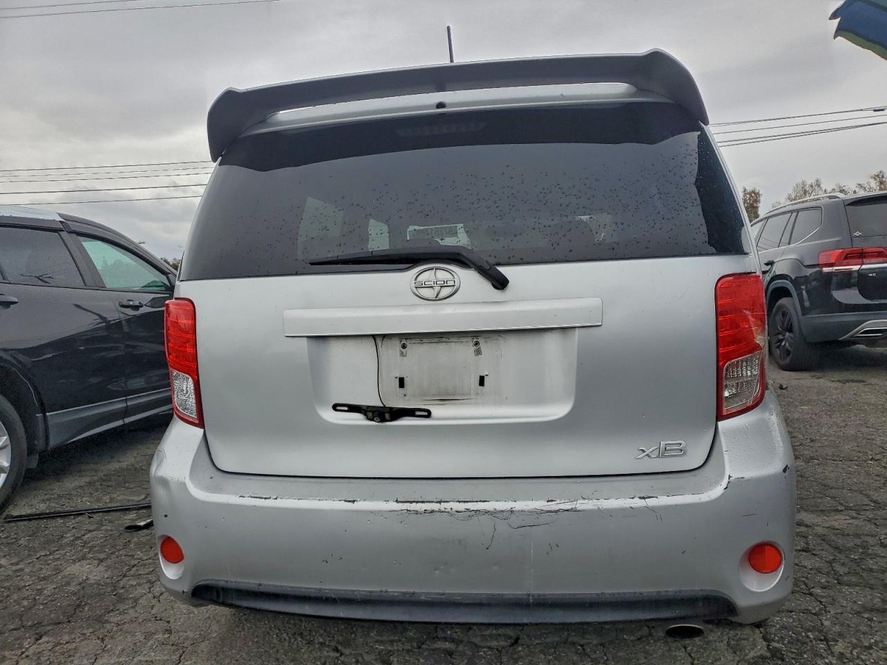 Toyota Scion Image 7