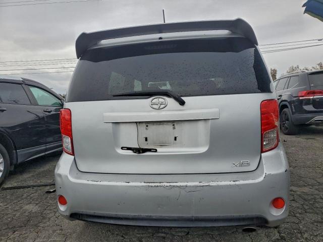 Toyota Scion Image 7