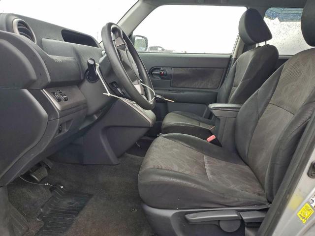 Toyota Scion Image 3