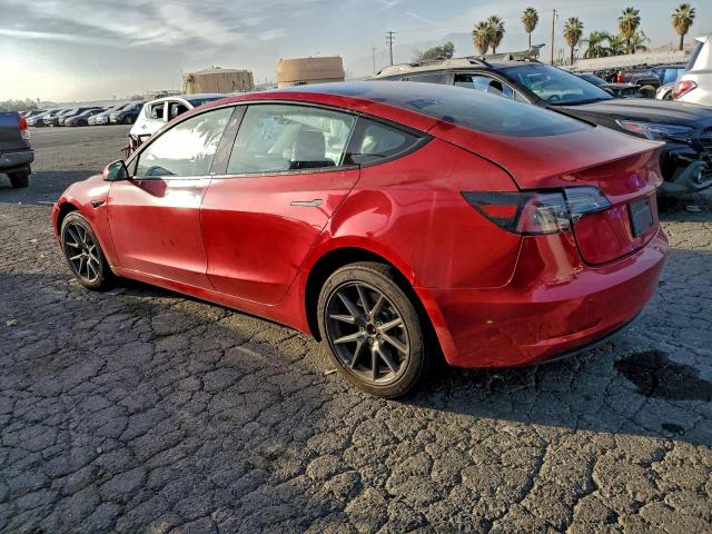 Tesla Model 3 Image 5