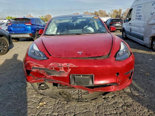 Tesla Model 3 Image 4