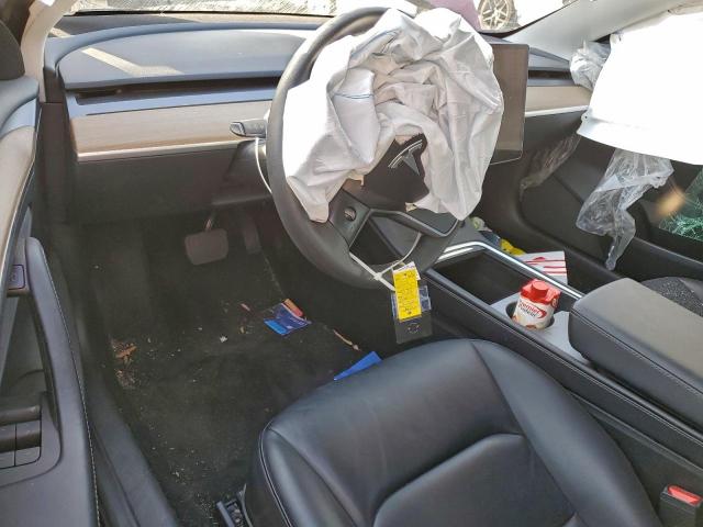 Tesla Model 3 Image 10