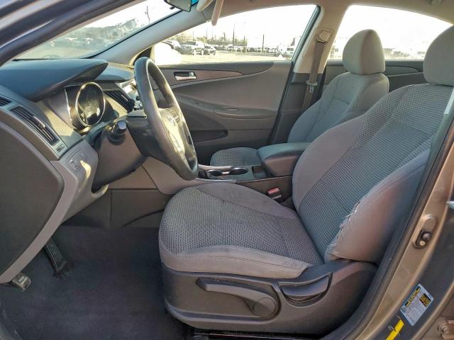 Hyundai SONATA Gls Image 9