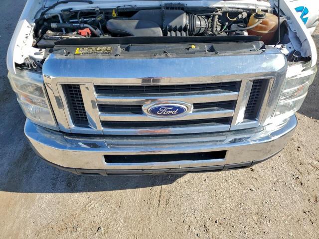 Ford Econoline E450 Super Duty Cutaway Van Image 12