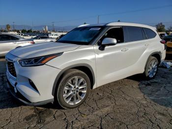  Salvage Toyota Highlander