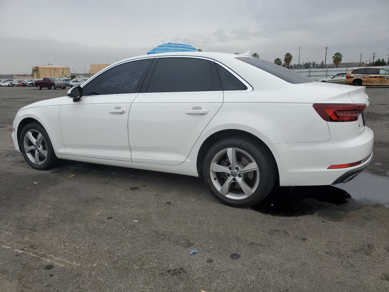 Audi A4 Premium Image 12