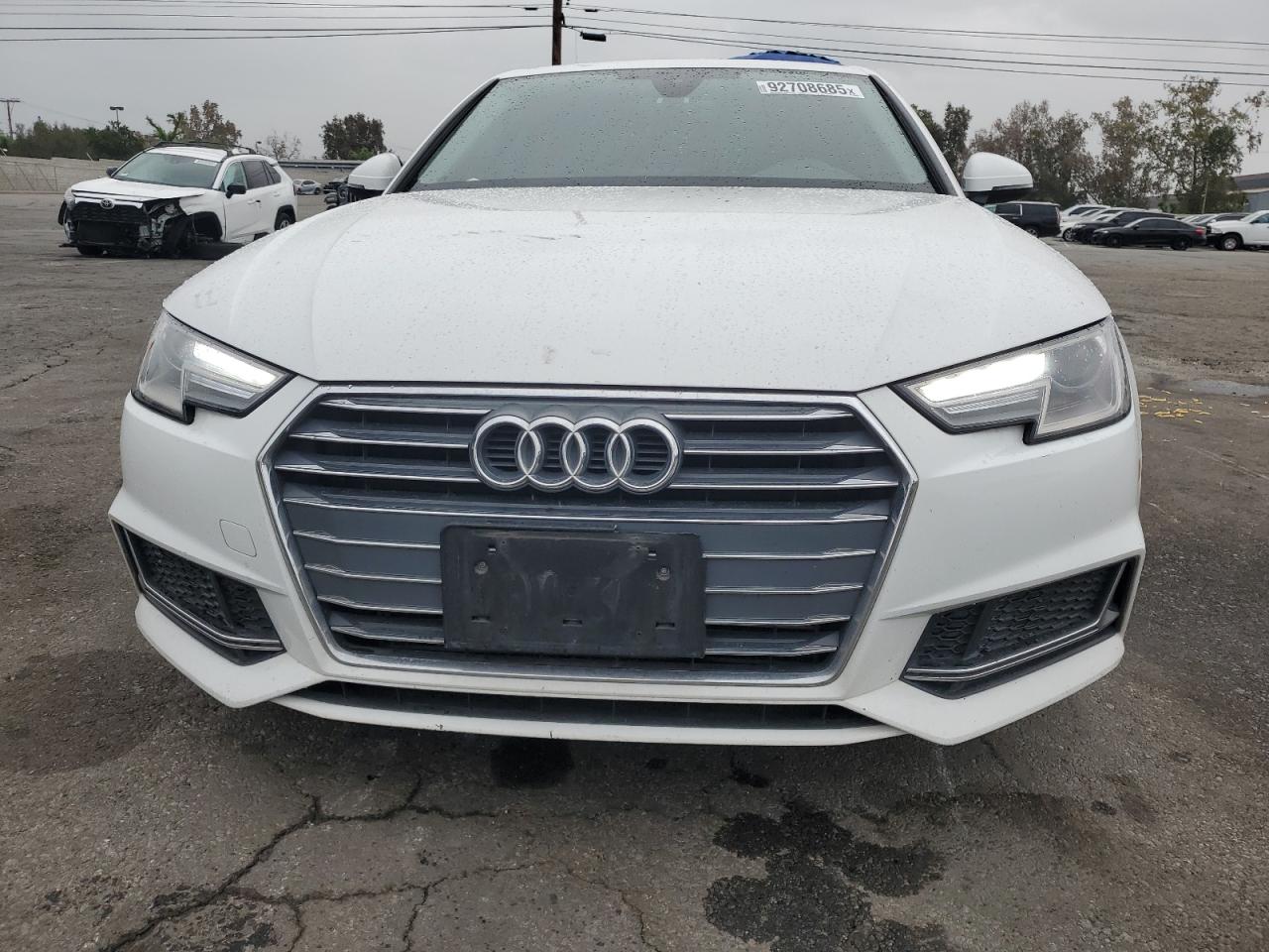 Audi A4 Premium Image 9