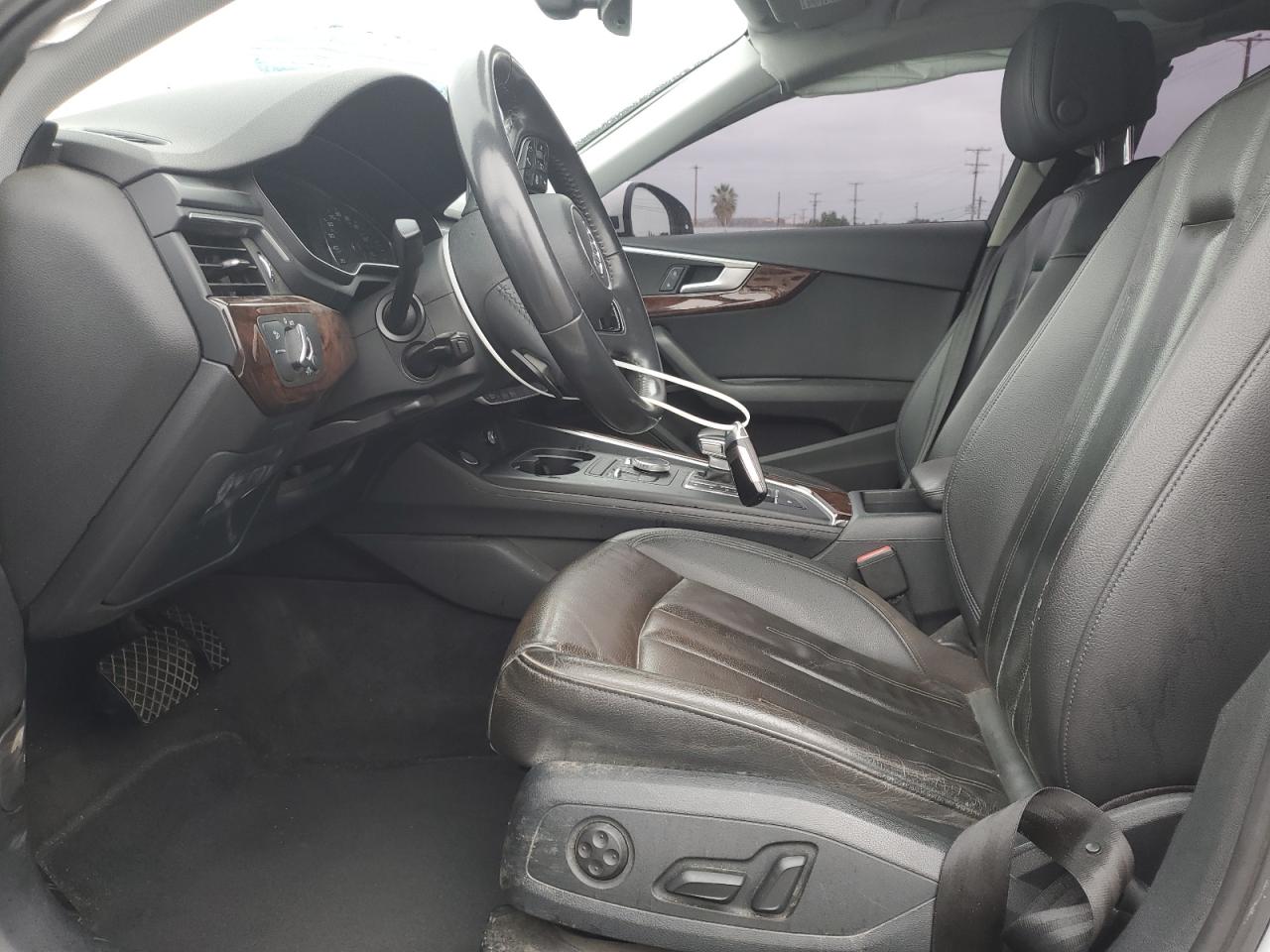 Audi A4 Premium Image 2