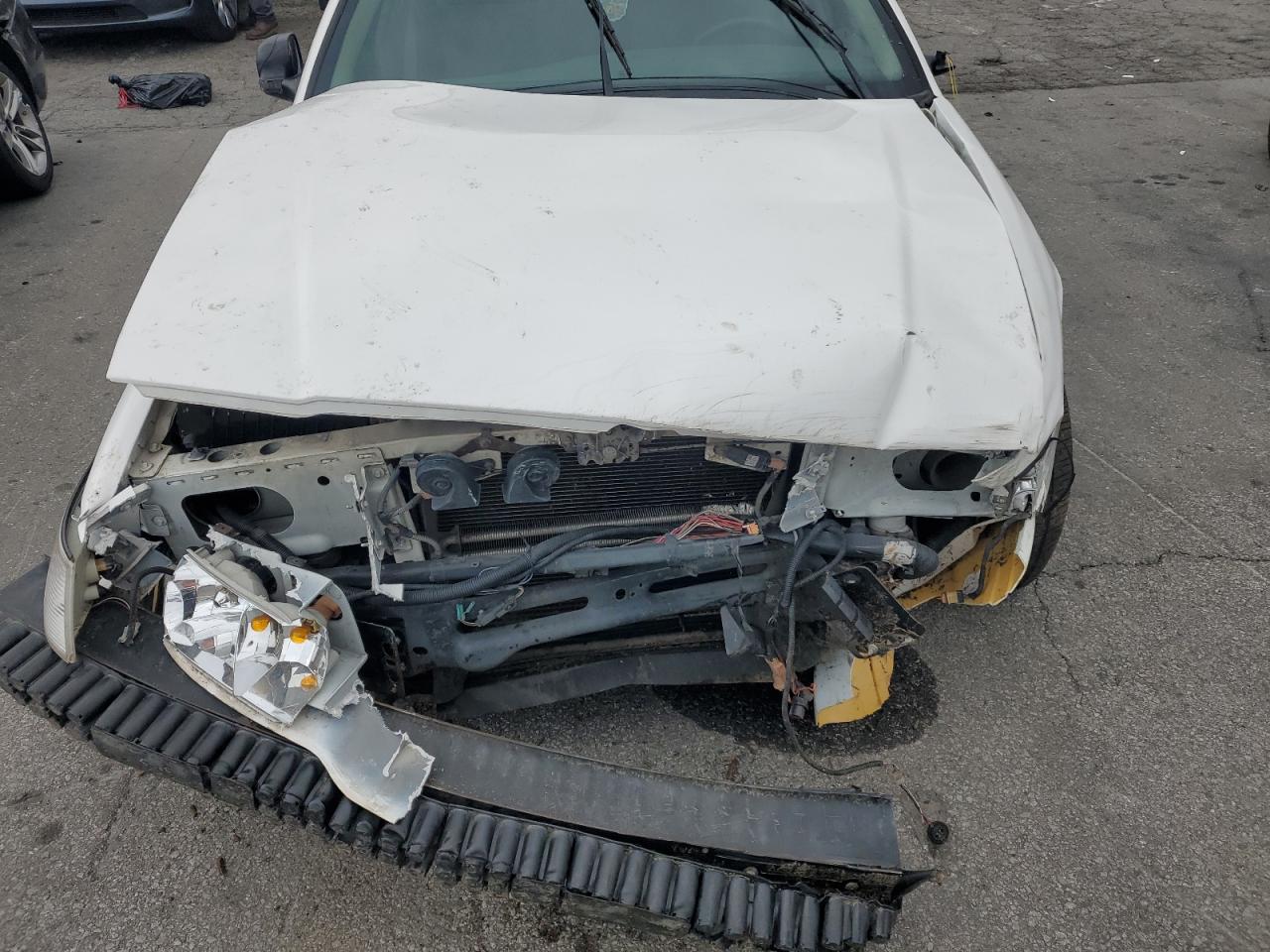 Ford Crown Vic Police Interceptor Image 5