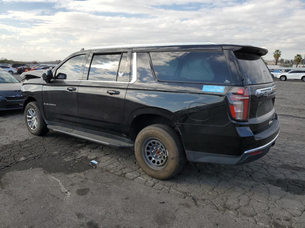 Chevrolet Suburban C1500 Lt Image 4